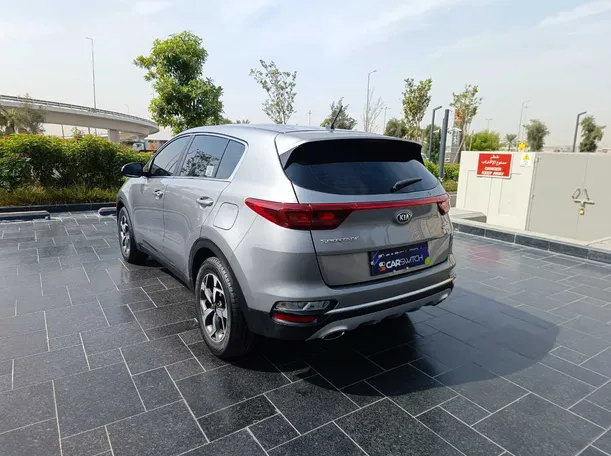 Car image 7