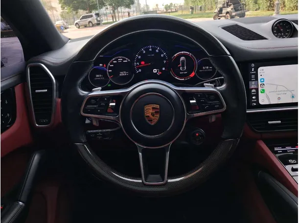 Car image 18
