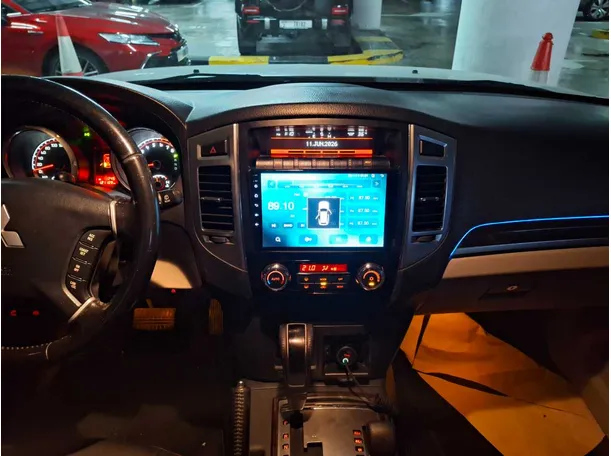 Car image 15
