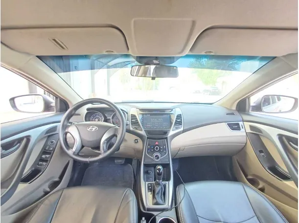 Car image 17