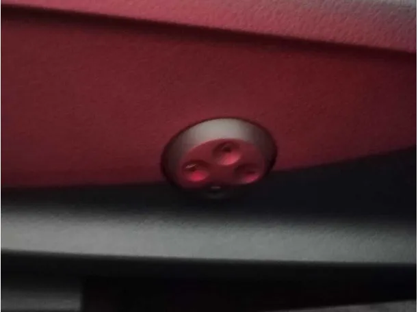 Car image 33