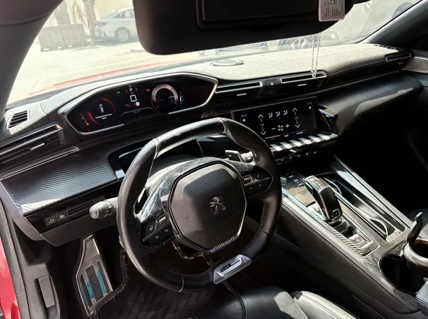 Car image 12
