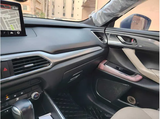Car image 23