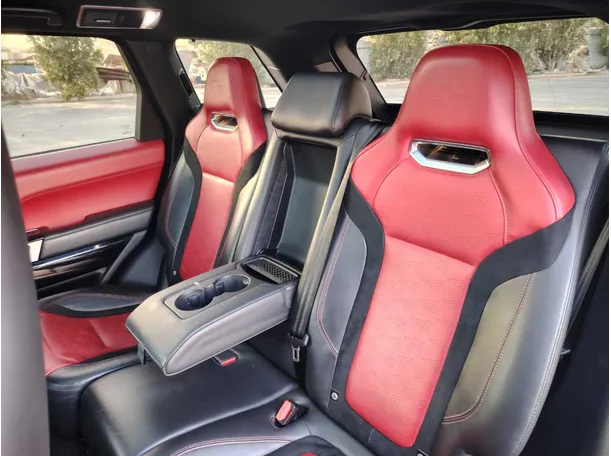 Car image 16