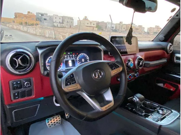 Car image 11