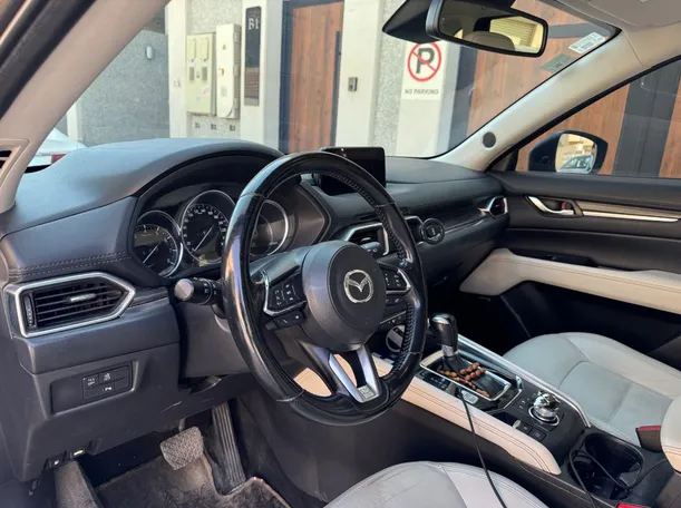 Car image 8