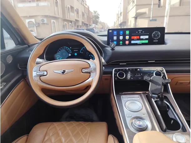 Car image 18