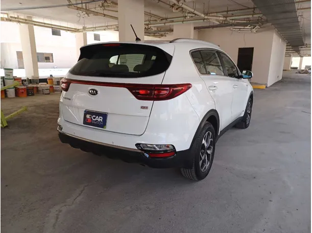 Car image 5