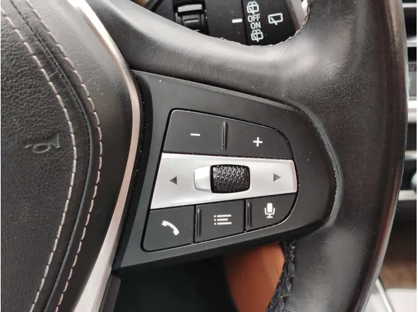 Car image 28