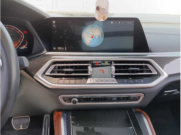 Car image 16