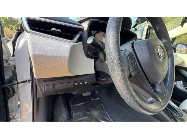 Car image 26