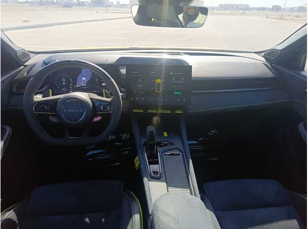 Car image 24