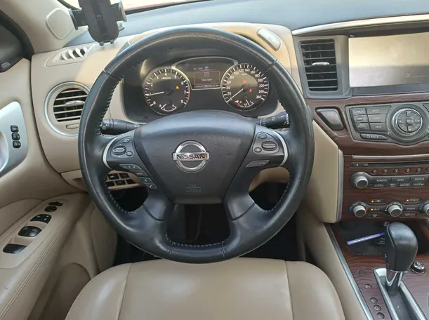 Car image 17