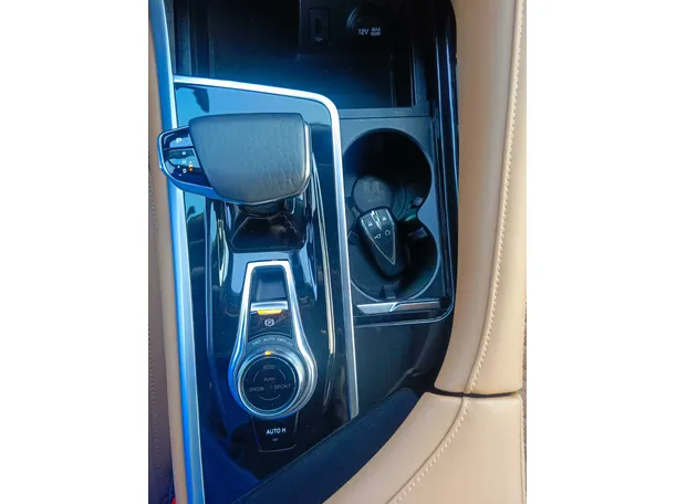 Car image 23