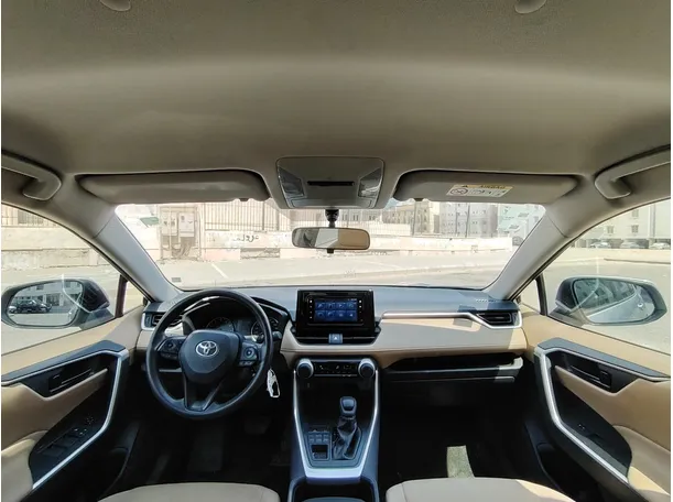 Car image 17