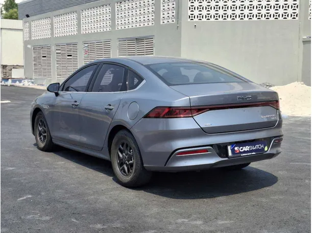 Car image 7