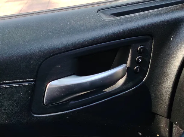 Car image 27