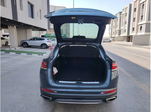 Car image 19