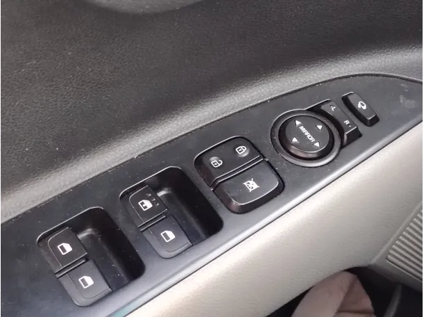 Car image 23