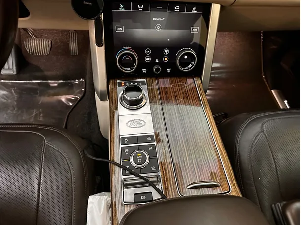 Car image 21