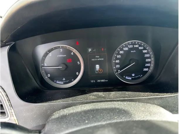 Car image 20