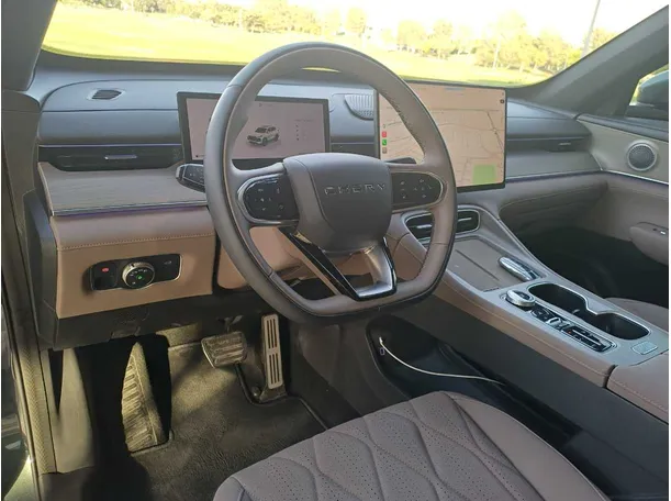 Car image 11