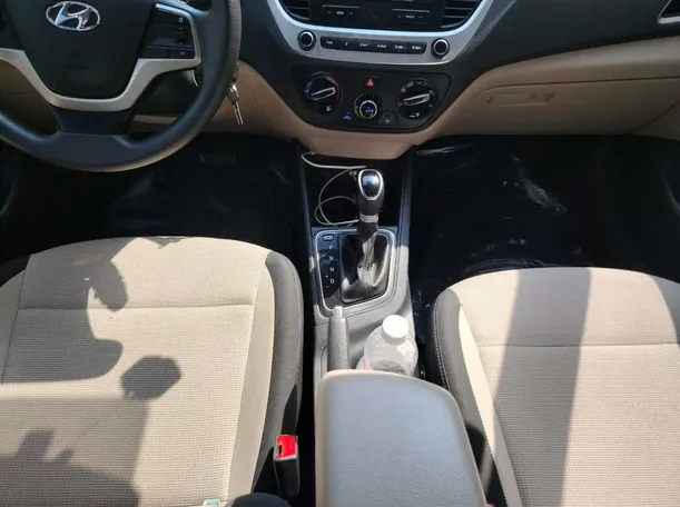 Car image 23
