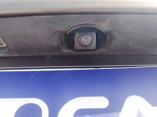 Car image 22