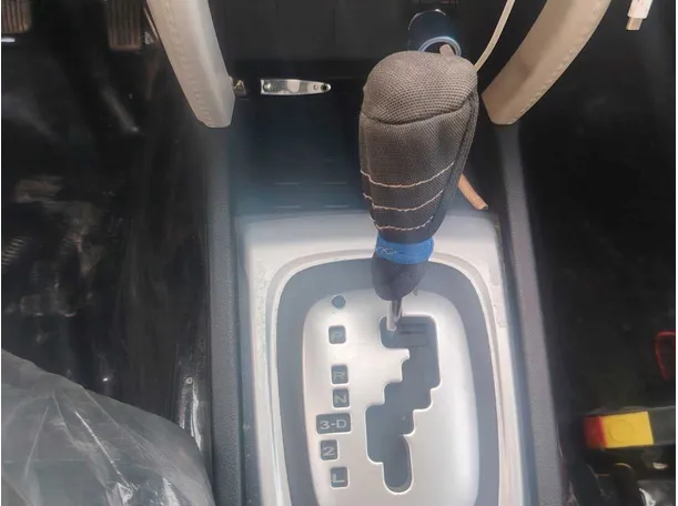 Car image 19