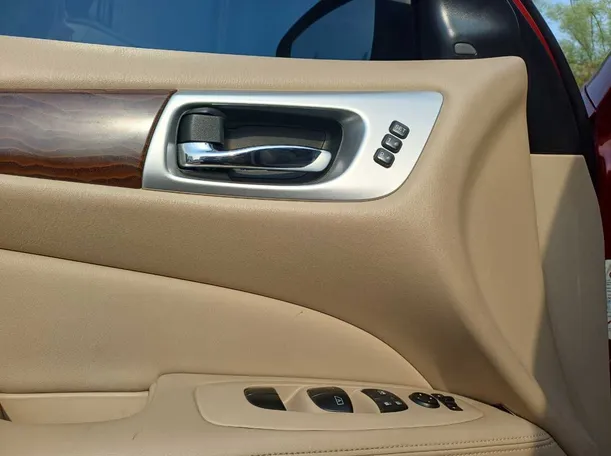 Car image 24