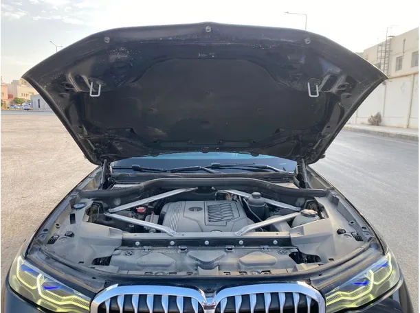 Car image 32