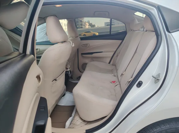 Car image 15