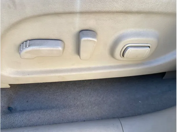 Car image 27