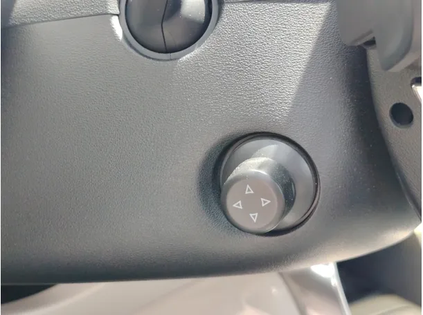 Car image 34