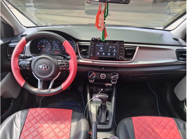 Car image 15