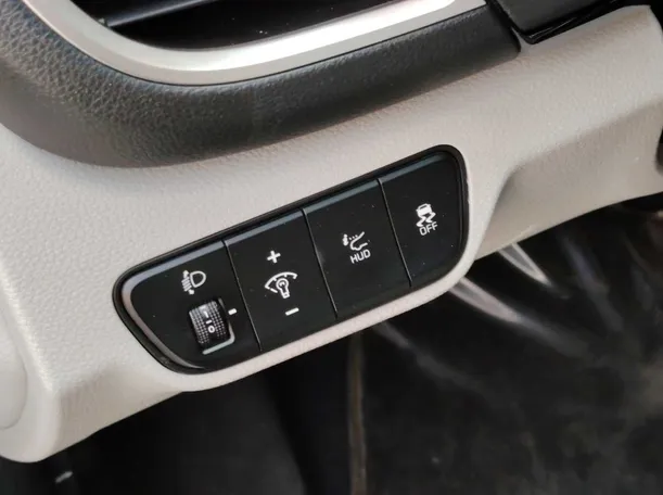 Car image 29