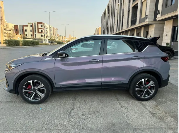 Car image 8