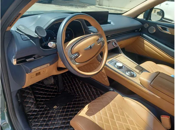 Car image 11