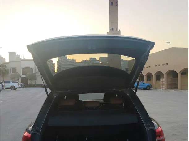 Car image 26