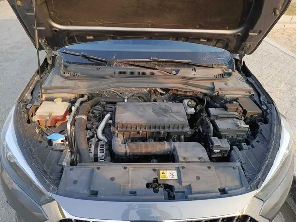 Car image 21