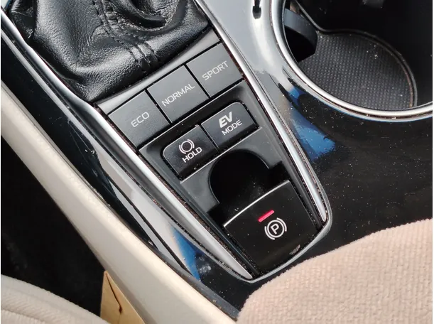 Car image 21