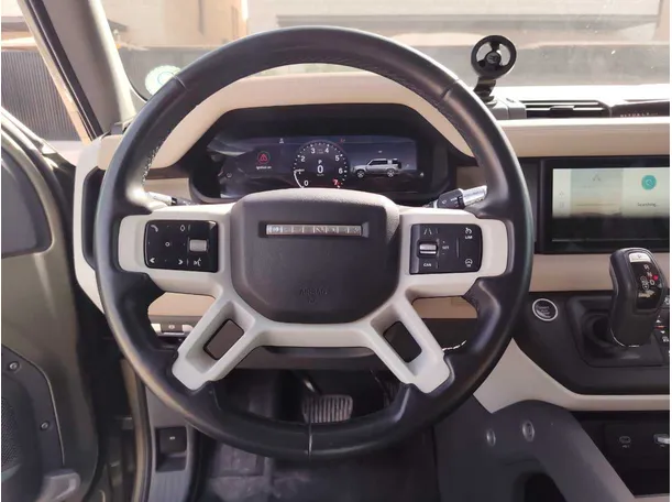 Car image 20
