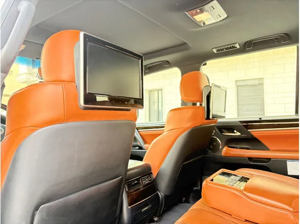 Car image 29