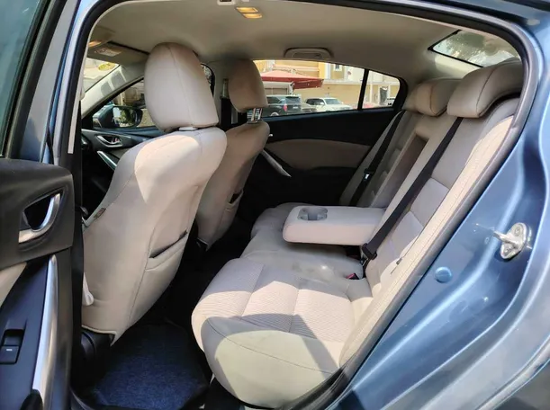 Car image 17
