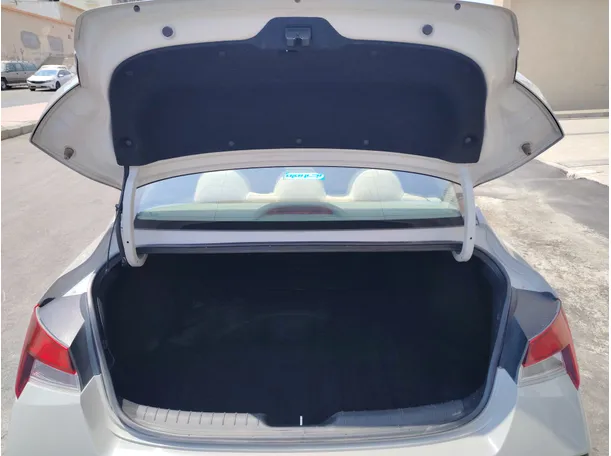 Car image 25