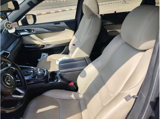 Car image 15
