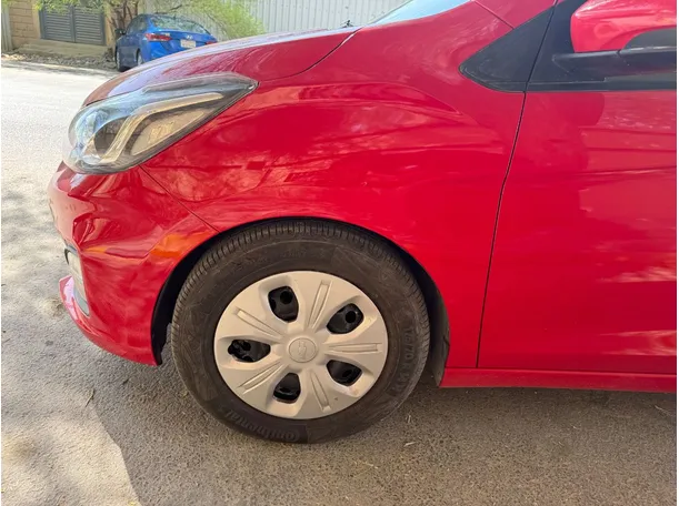 Car image 9
