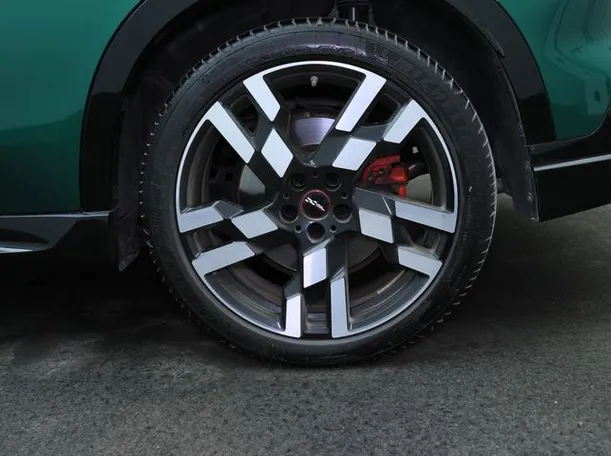 Car image 6