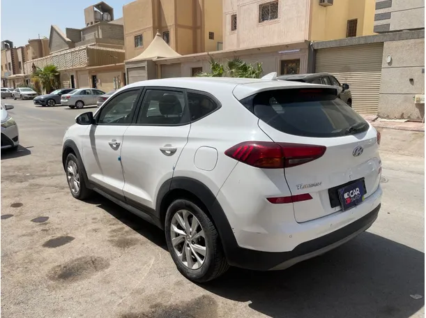 Car image 7