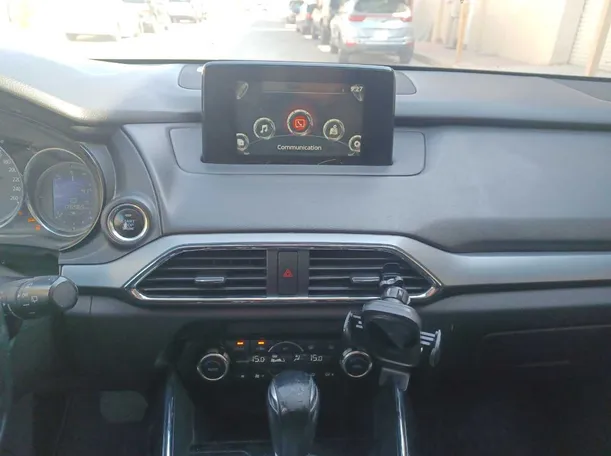 Car image 14